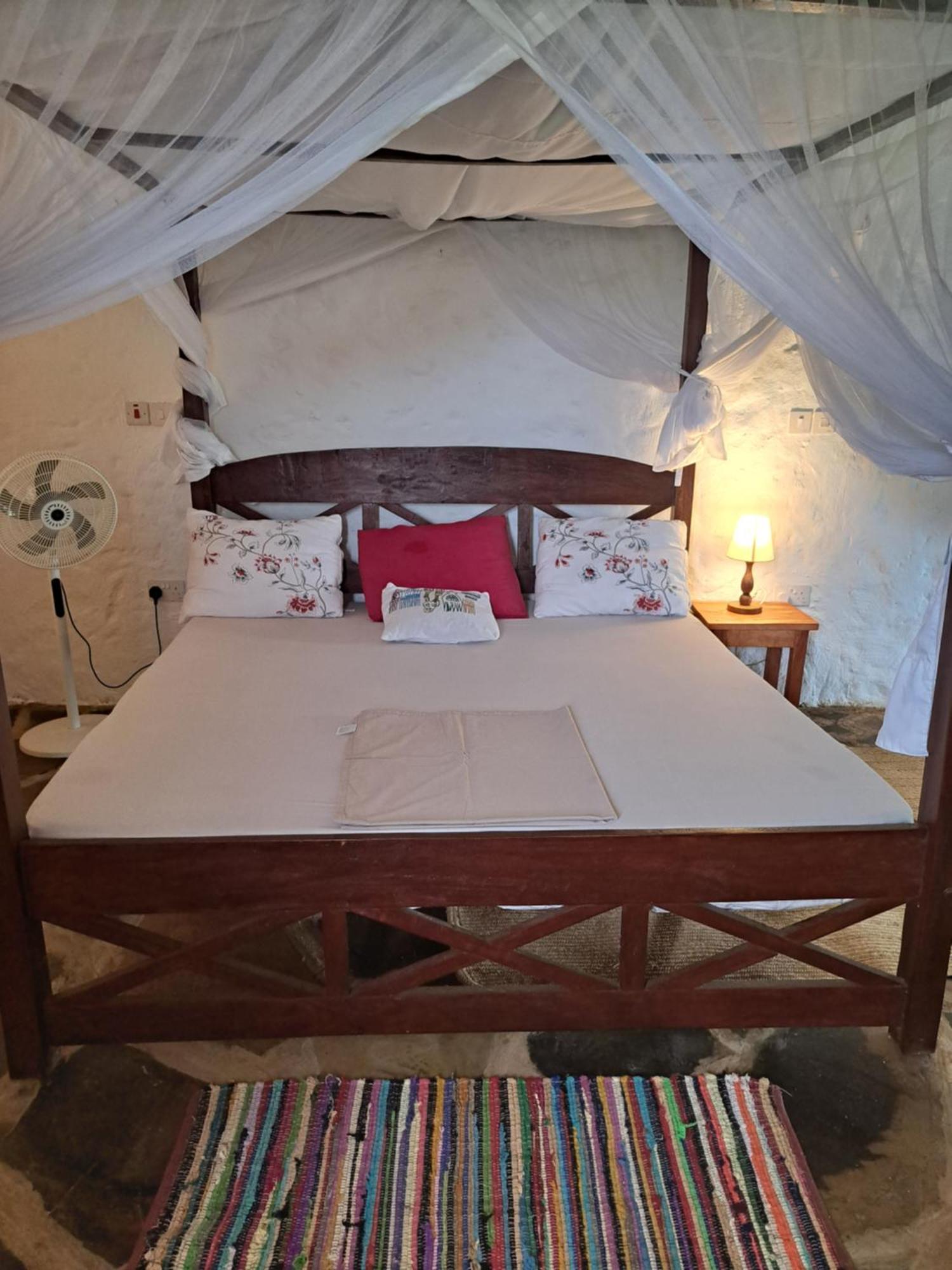 Diani Yoga Barn Bed & Breakfast Ukunda Exterior photo